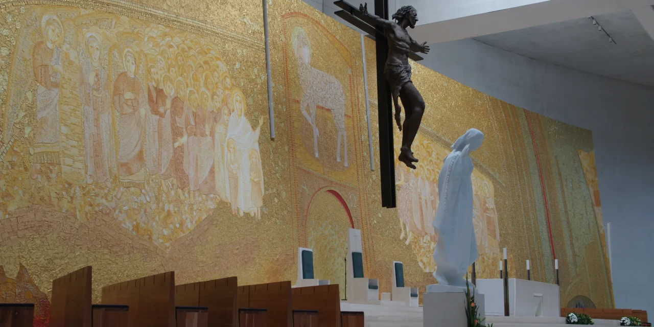 Da Crônica ao Conto: A Distinção entre Gêneros na Escrita Lusófona