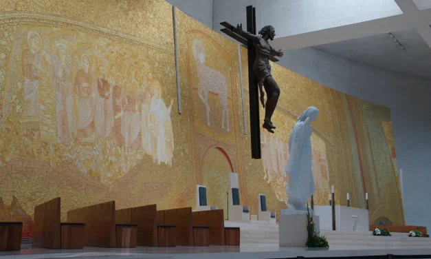 Da Crônica ao Conto: A Distinção entre Gêneros na Escrita Lusófona