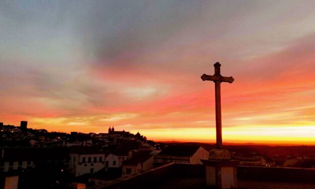 A Filosofia: Vulcão, Memória e Presença